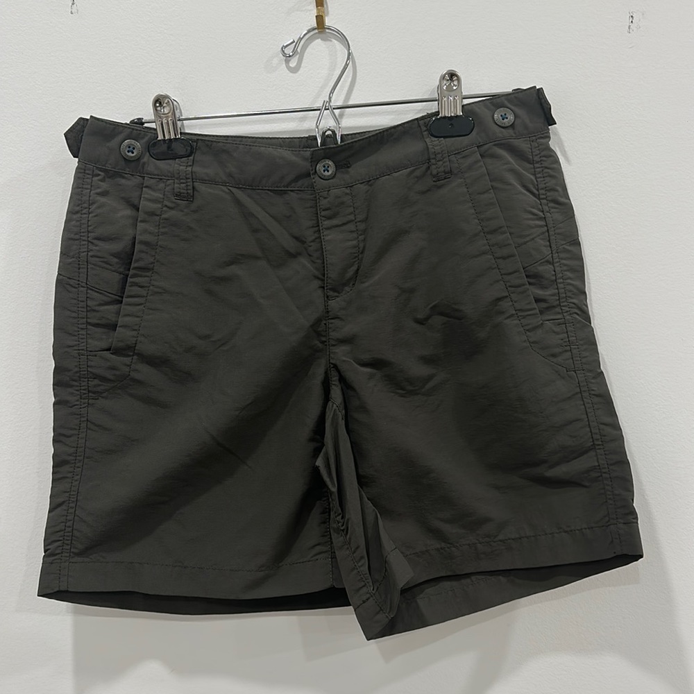 Eddie Bauer Nylon olive short
